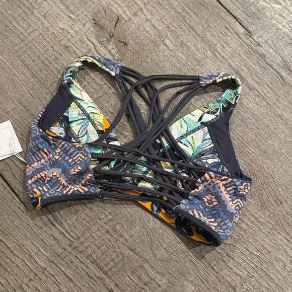 (TOP) Maaji Disco Nights Reversible Bikini Top. - Picture 6 of 10
